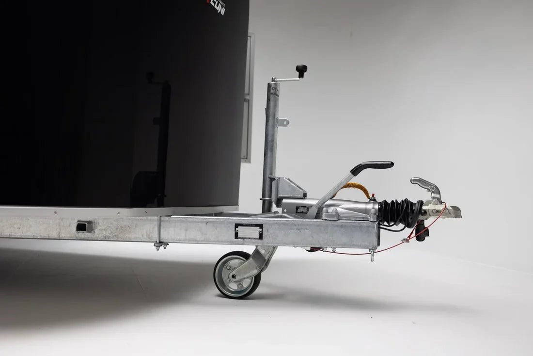 Remorque fermée ROCKET RACING 2000 de dimensions 5500 x 2200 x 2045 mm