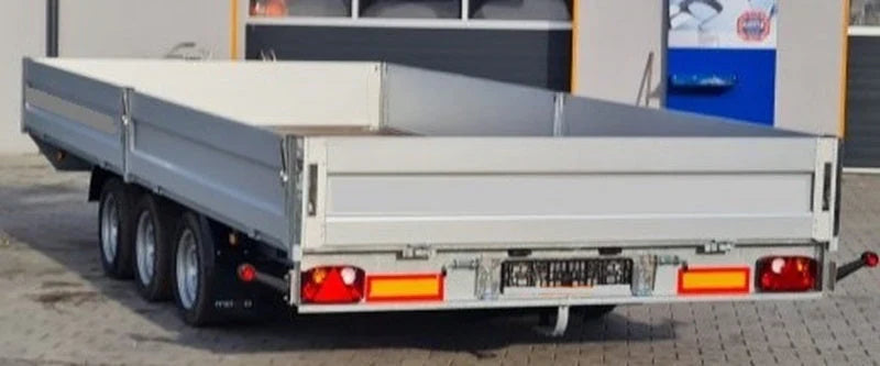 Plateforme latérale pliante Boss 600 x 200 cm  + rampes + béquilles