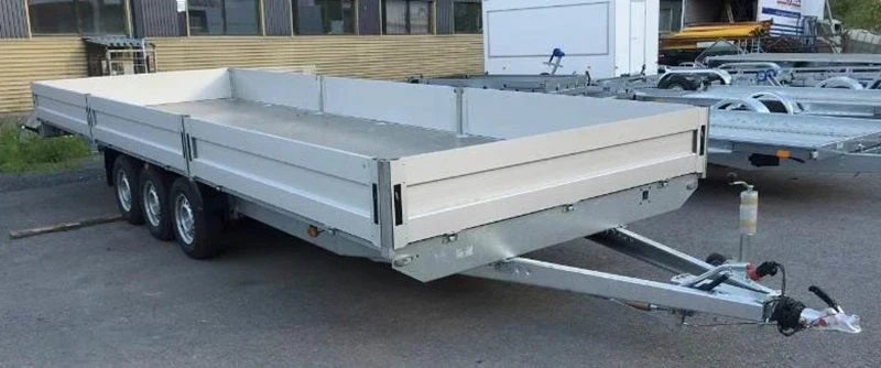 Plateforme latérale pliante Boss 600 x 200 cm  + rampes + béquilles