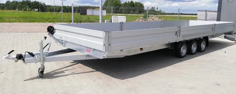 Plateforme latérale pliante Boss 600 x 200 cm  + rampes + béquilles